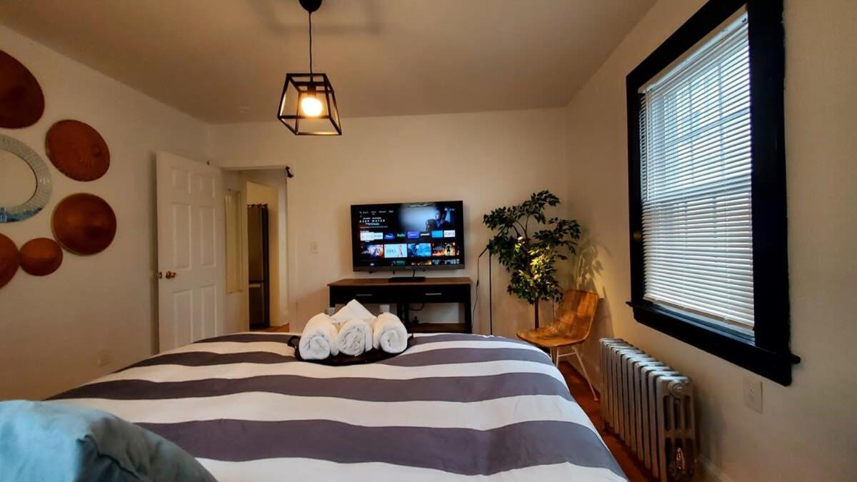 Ferienwohnung The Blue Sapphire 2Br 2 King Beds & Ample Backyard Bridgeport Exterior foto