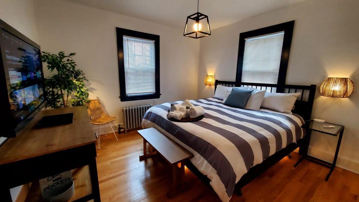 Ferienwohnung The Blue Sapphire 2Br 2 King Beds & Ample Backyard Bridgeport Exterior foto